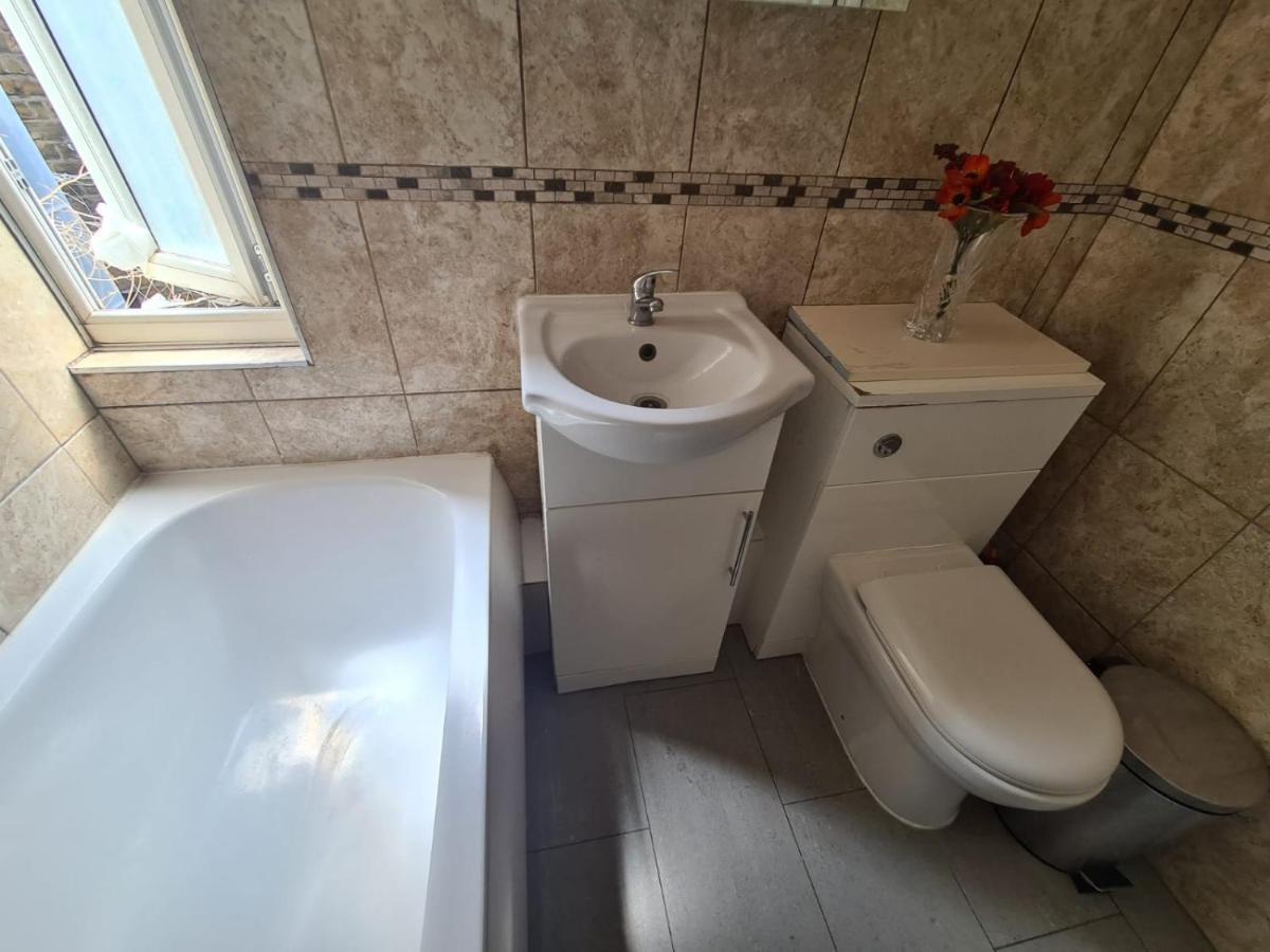 "Bright & Spacious" 3 Bedroom Flat By Kings Cross, St Pancras Station!!!!64 London Bagian luar foto