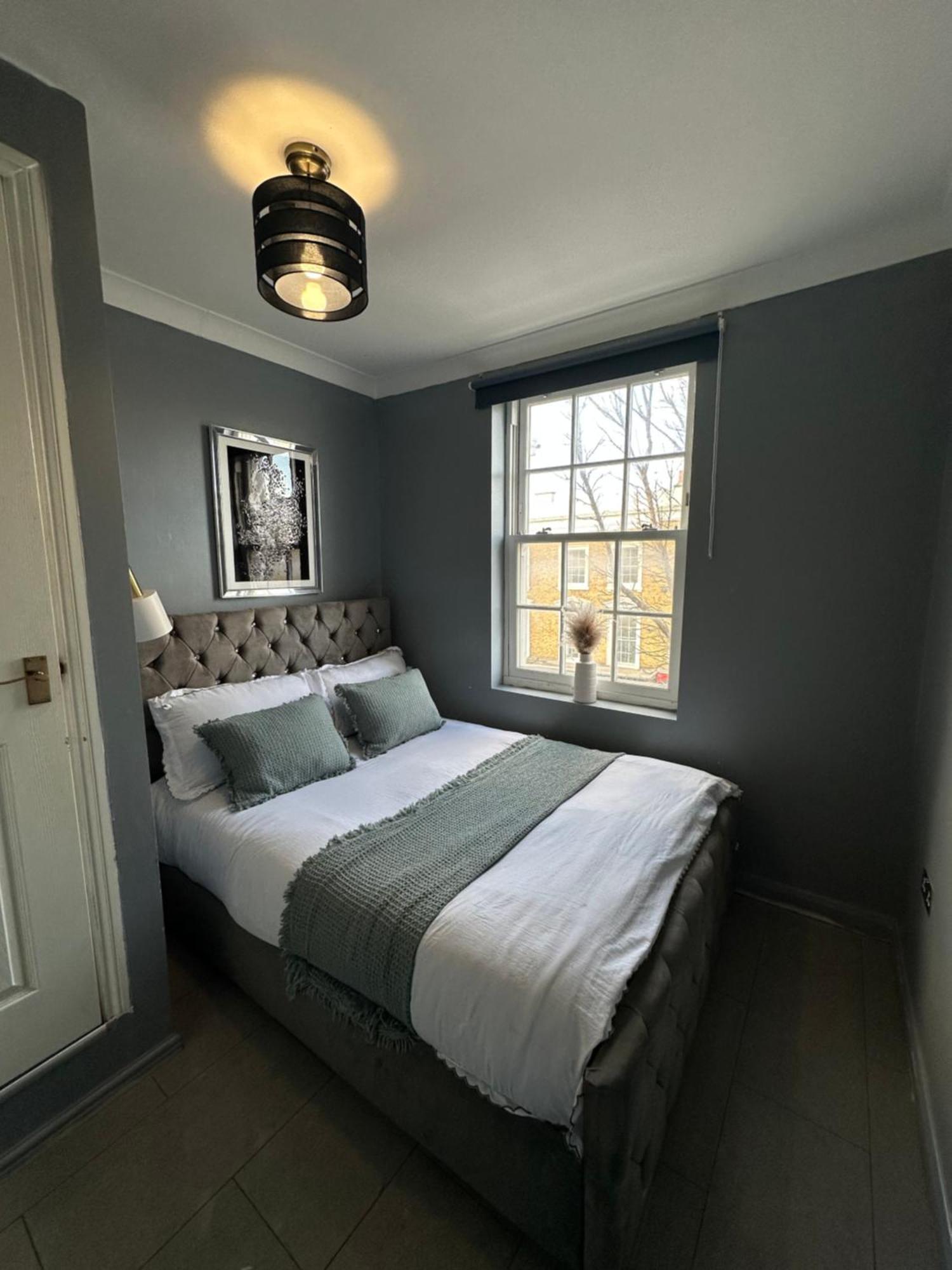 "Bright & Spacious" 3 Bedroom Flat By Kings Cross, St Pancras Station!!!!64 London Bagian luar foto