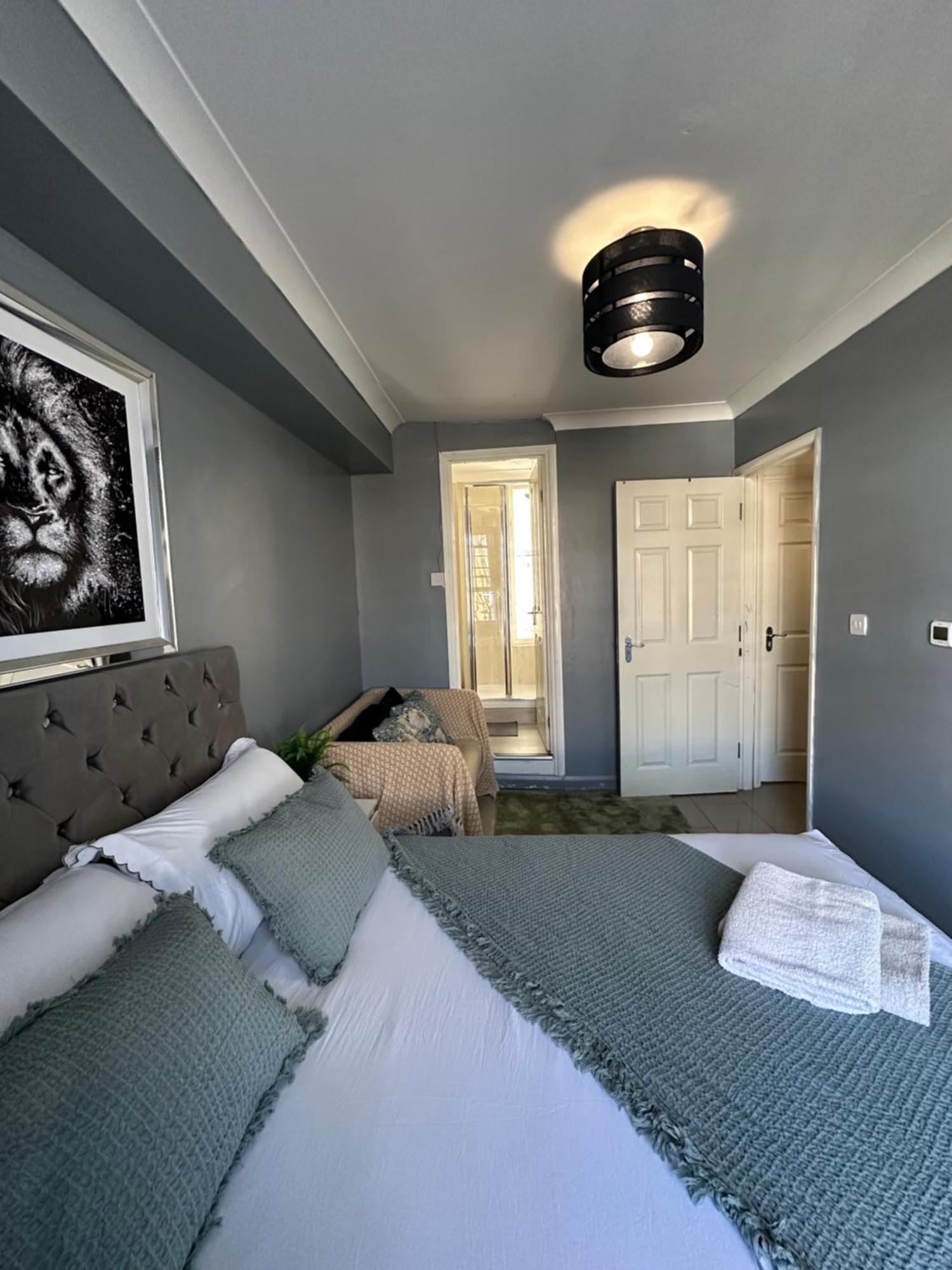 "Bright & Spacious" 3 Bedroom Flat By Kings Cross, St Pancras Station!!!!64 London Bagian luar foto
